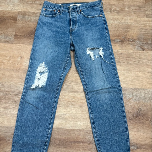 Women’s Levi’s Wedgie - Size 25 - Picture 2 of 3